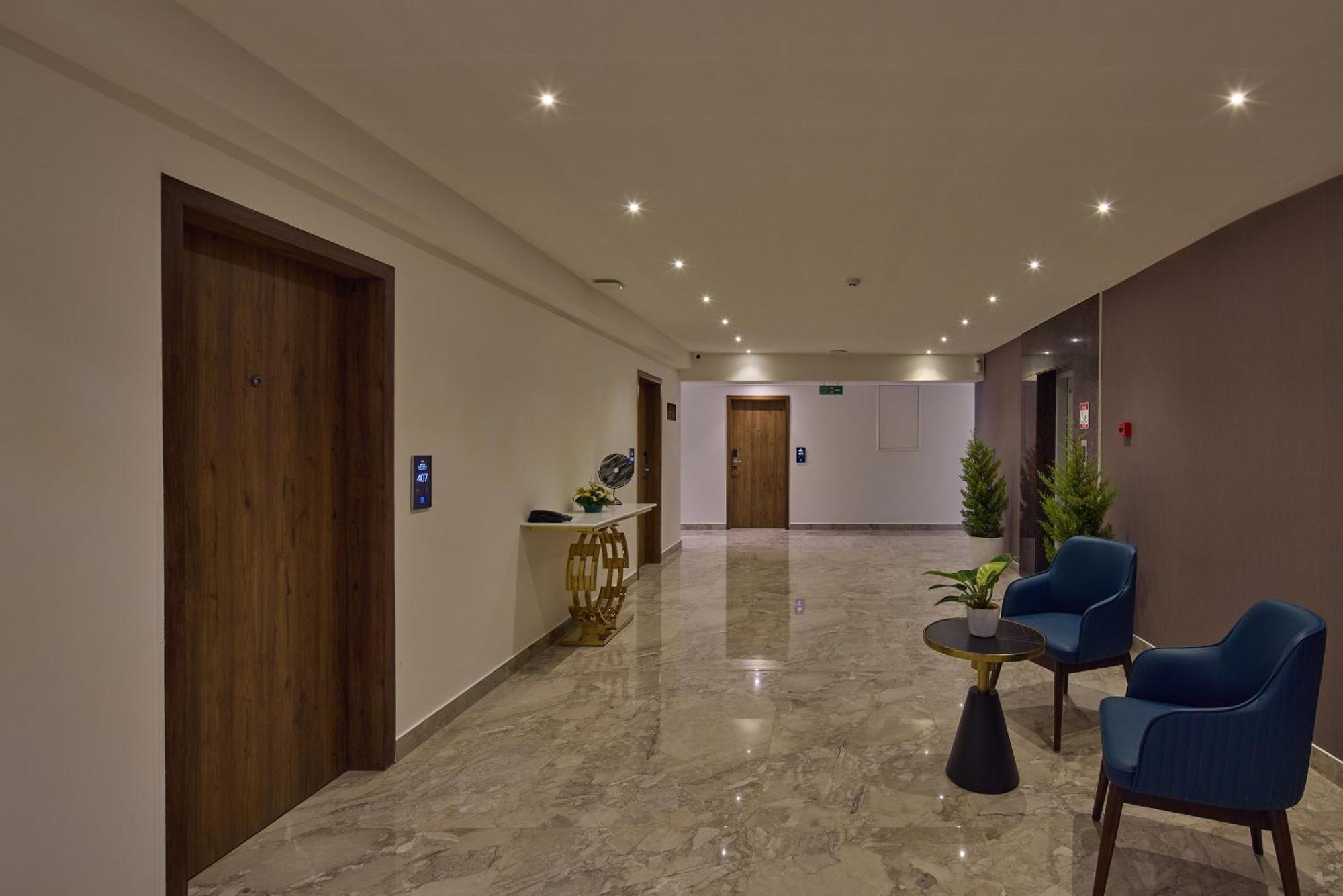 Grand Continent Hebbal A Sarovar Portico Affiliate Hotel Bangalore Exterior photo