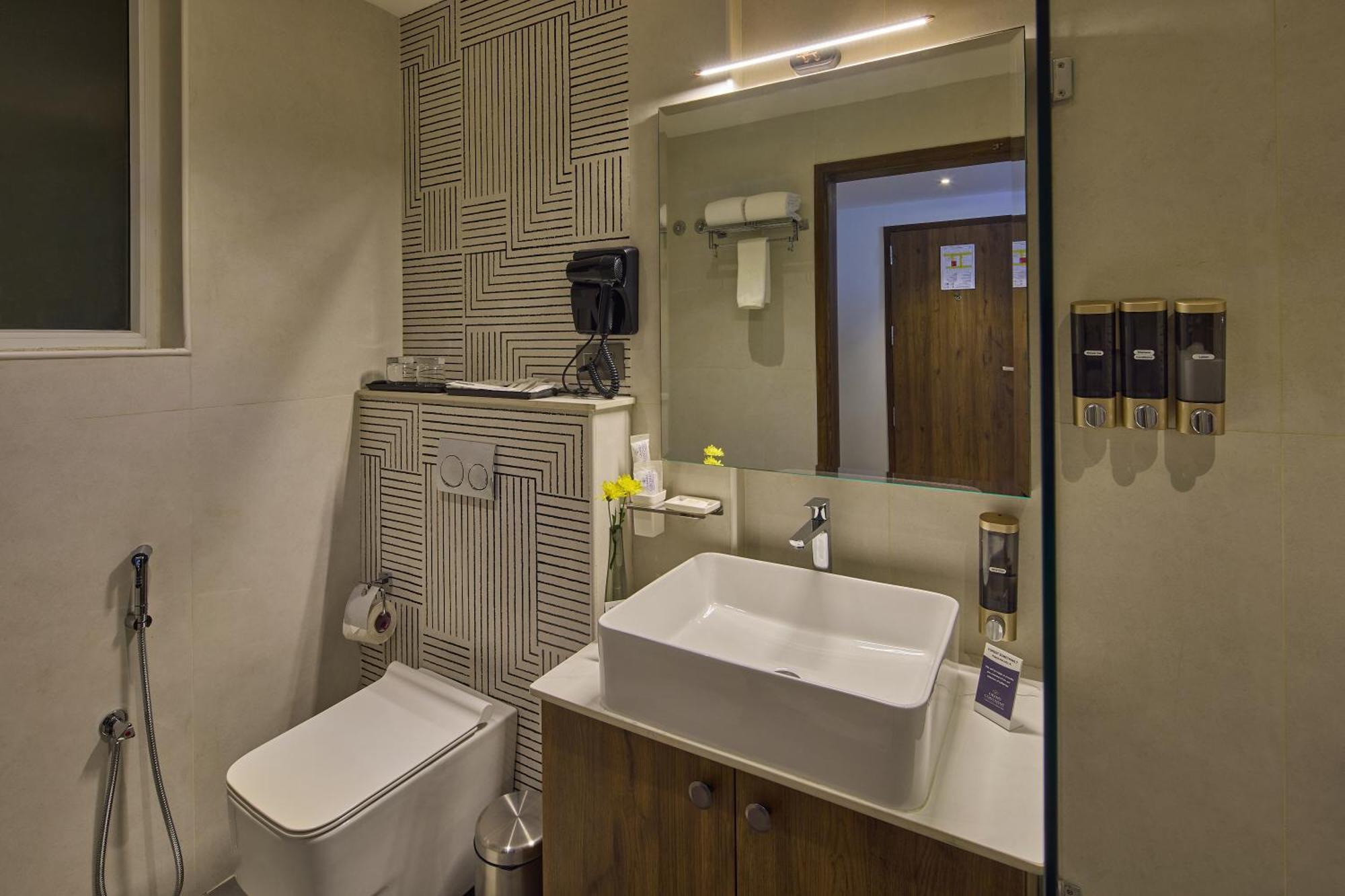 Grand Continent Hebbal A Sarovar Portico Affiliate Hotel Bangalore Exterior photo