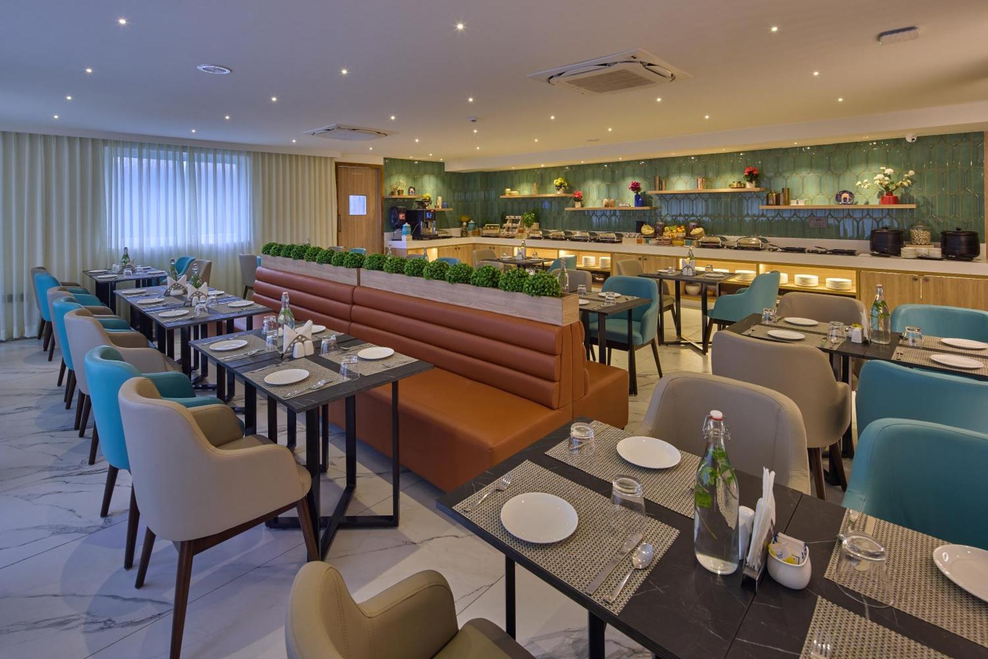 Grand Continent Hebbal A Sarovar Portico Affiliate Hotel Bangalore Exterior photo