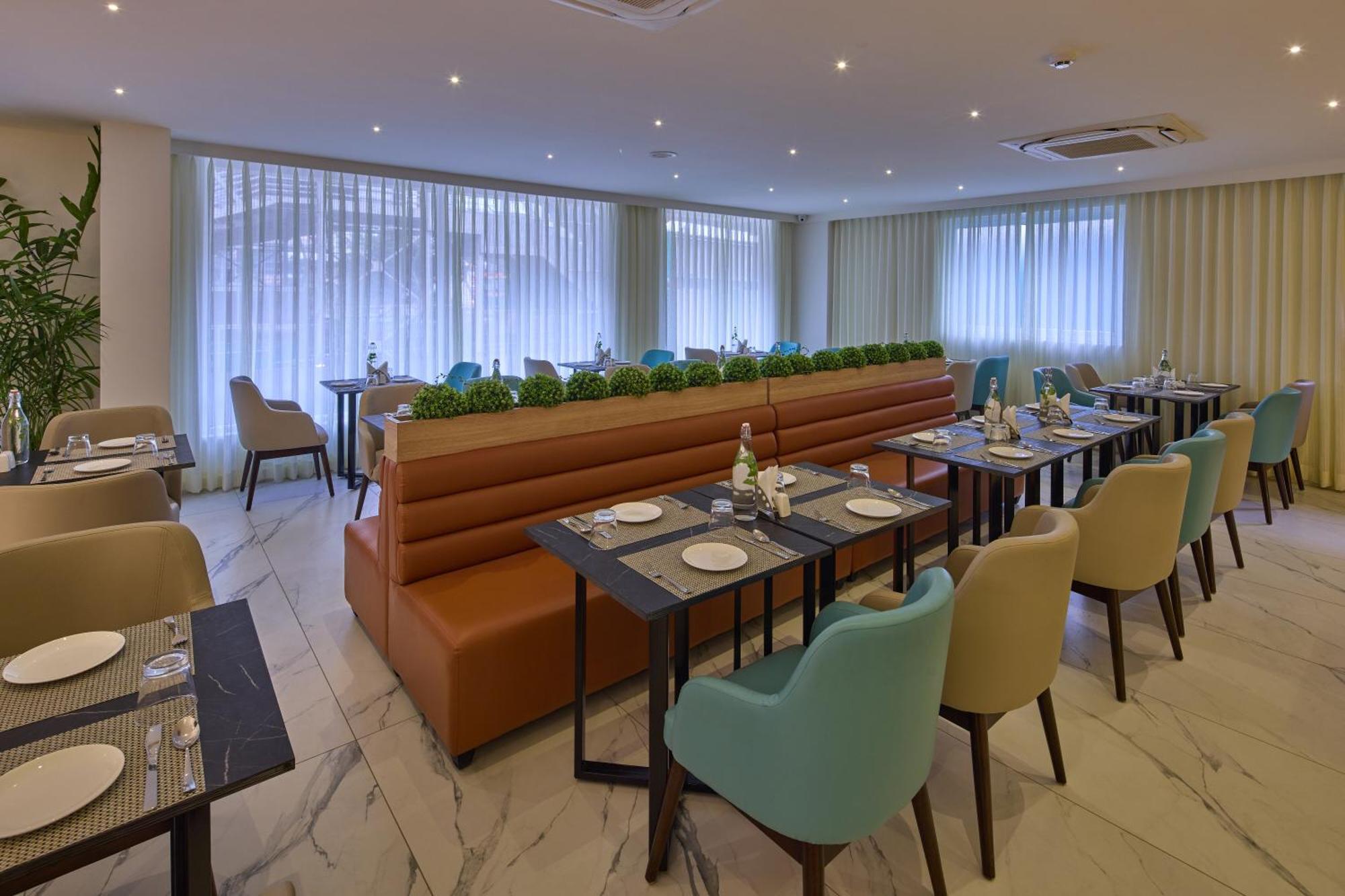 Grand Continent Hebbal A Sarovar Portico Affiliate Hotel Bangalore Exterior photo
